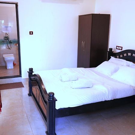 This Is It Beachfront - Rooms, Cafe & Events Arambol Buitenkant foto