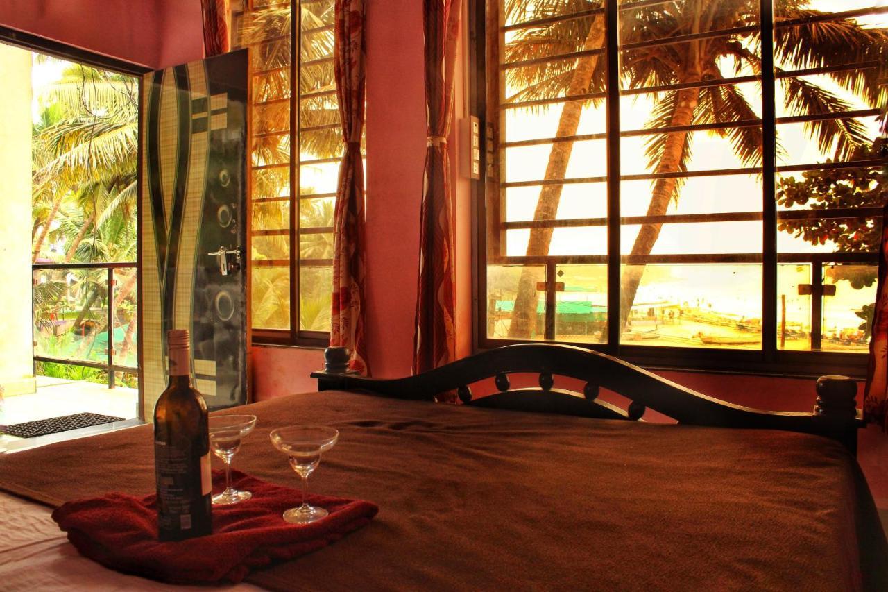 This Is It Beachfront - Rooms, Cafe & Events Arambol Buitenkant foto