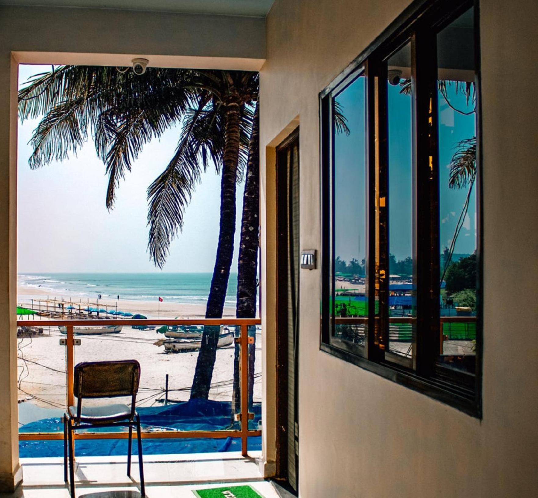 This Is It Beachfront - Rooms, Cafe & Events Arambol Buitenkant foto