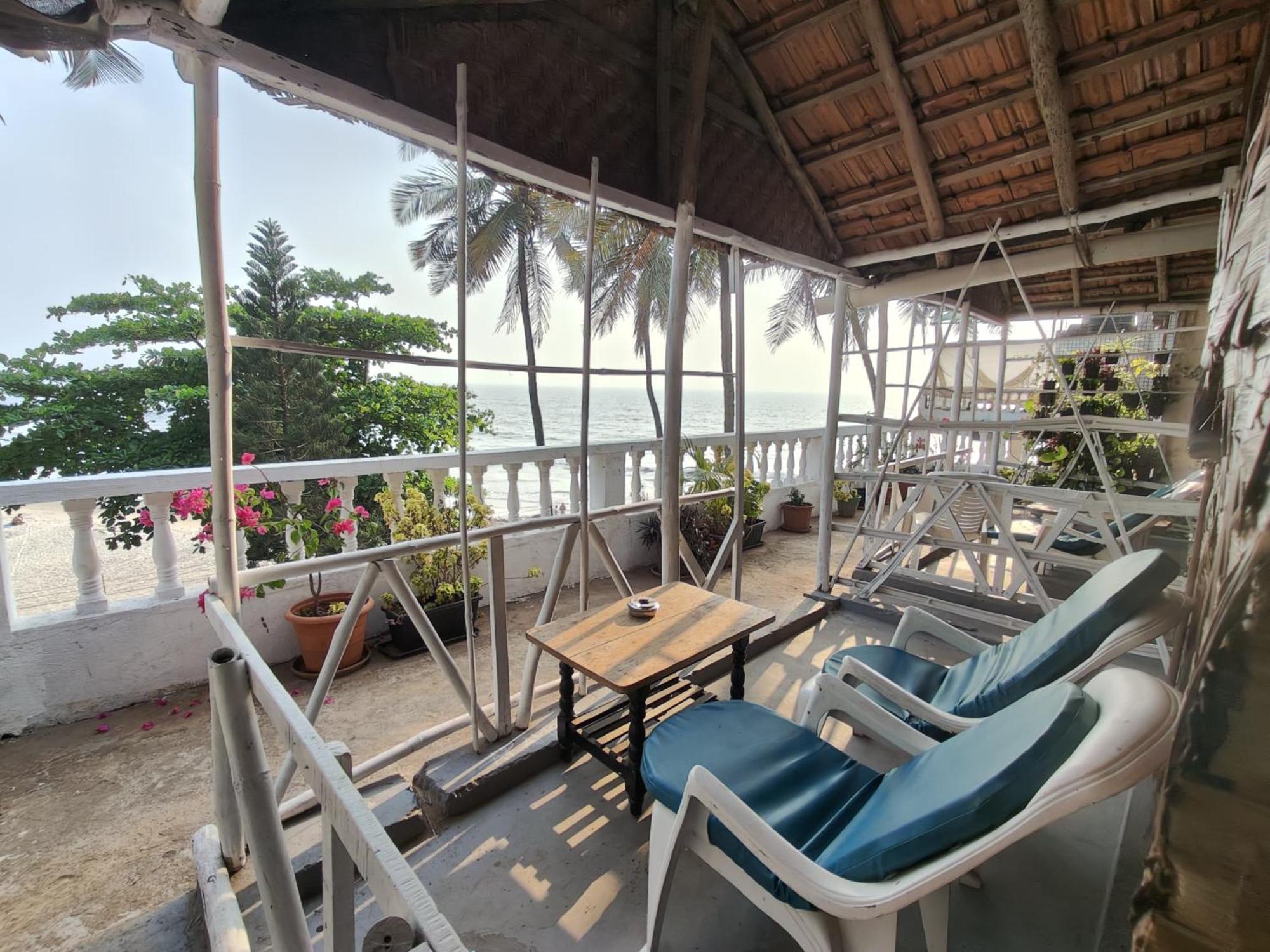 This Is It Beachfront - Rooms, Cafe & Events Arambol Buitenkant foto