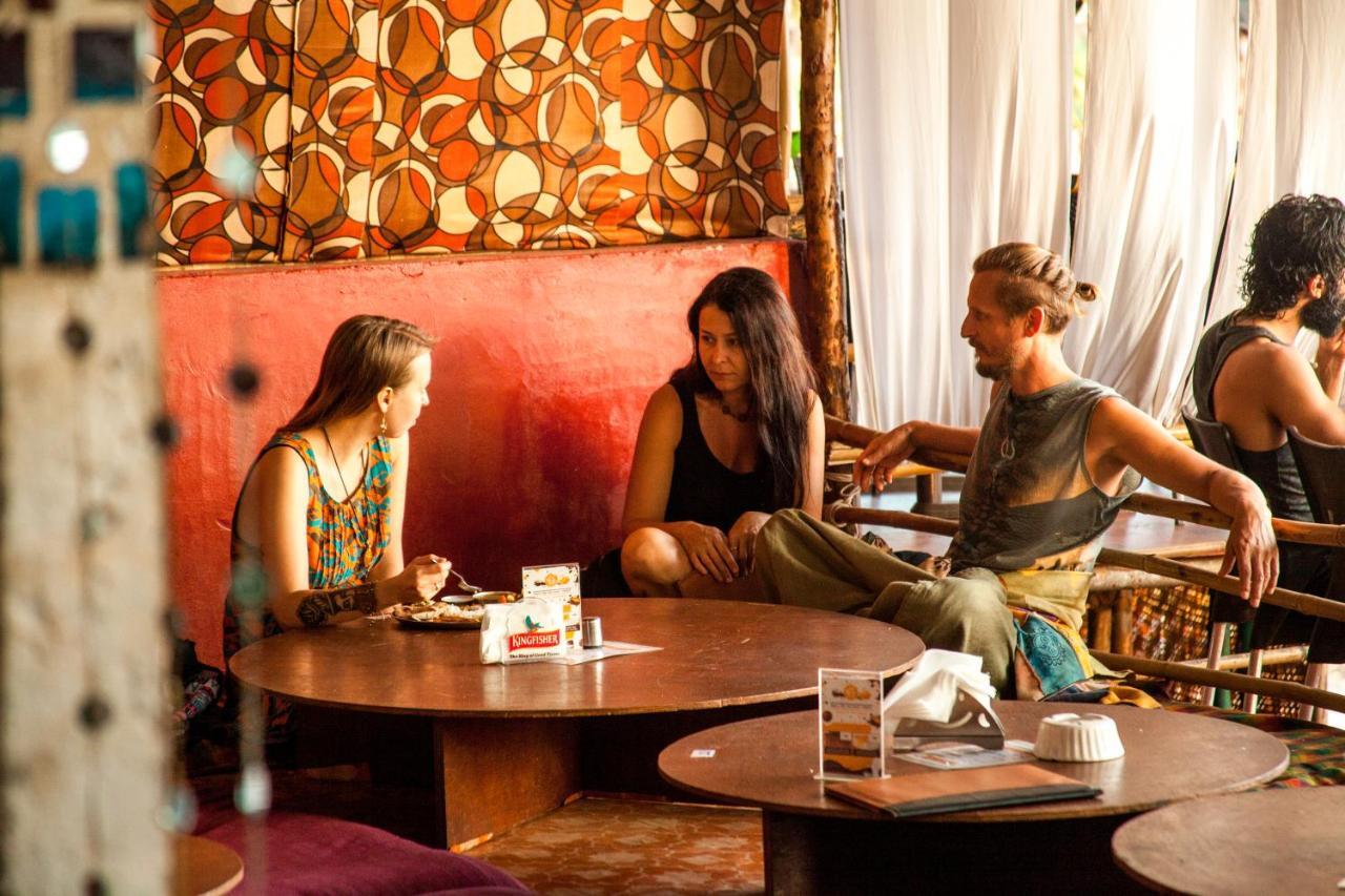 This Is It Beachfront - Rooms, Cafe & Events Arambol Buitenkant foto